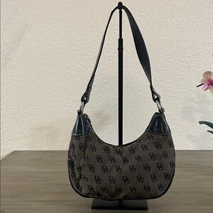 Dooney Bourke Black Signature Vintage Handbag Hobo Shape